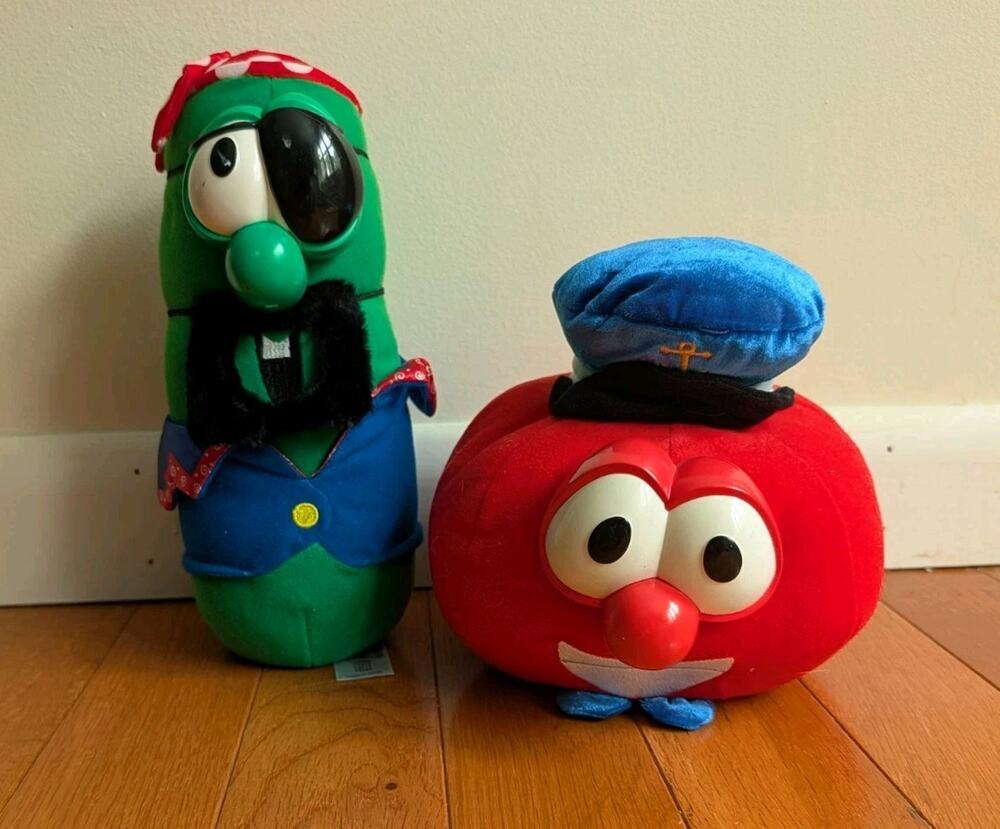 Fisher Price Veggie Tales Pirate Larry Cucumber Captain Bob Tomato Plush 10"